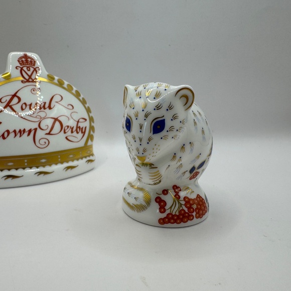 Royal Crown Derby "Derby Dormouse" Collectors Guild exclusive. Gold stopper. - Picture 4 of 9